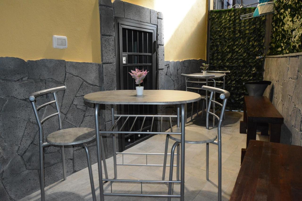 Aitho Apartment 45 Катания Екстериор снимка